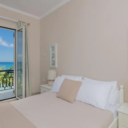 Elizabeth - Seafront Classic Villa! Βίλα Αργάσι