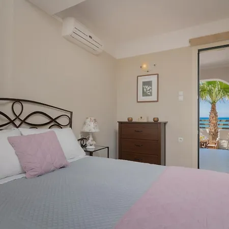 Villa Elizabeth - Seafront Classic Villa! *